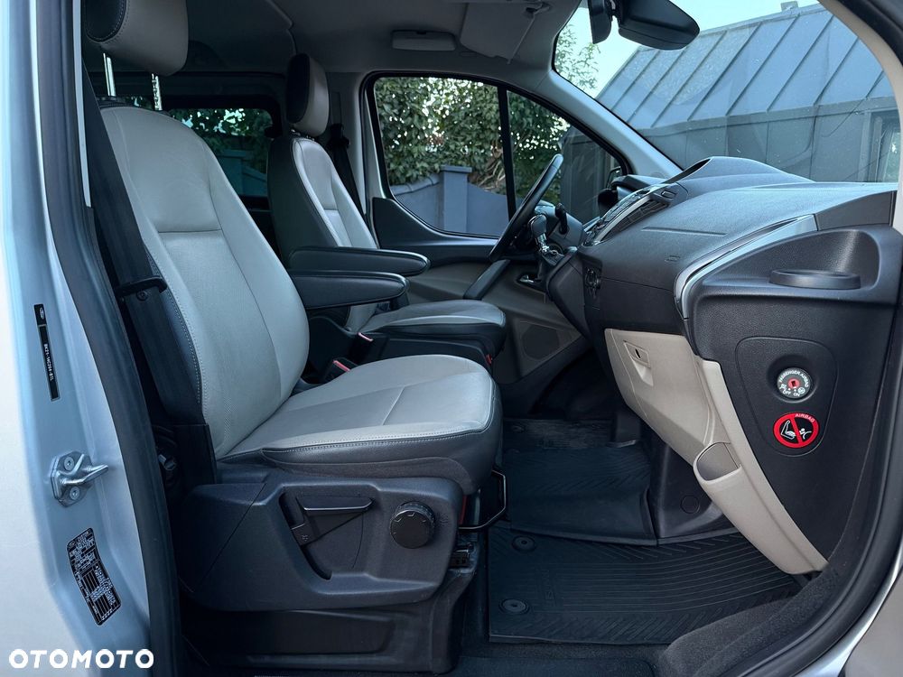 Ford Tourneo Custom - 29