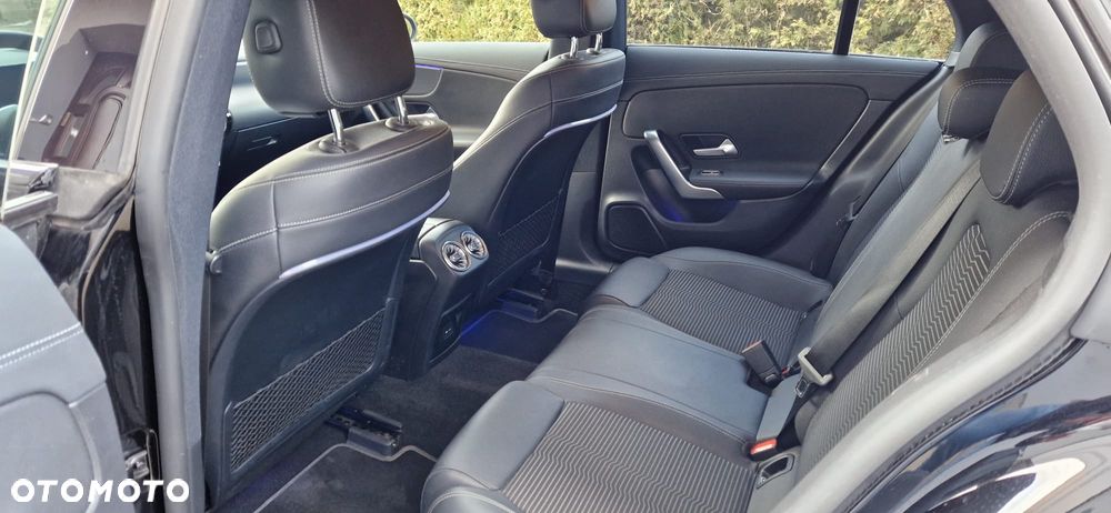 Mercedes-Benz CLA - 13