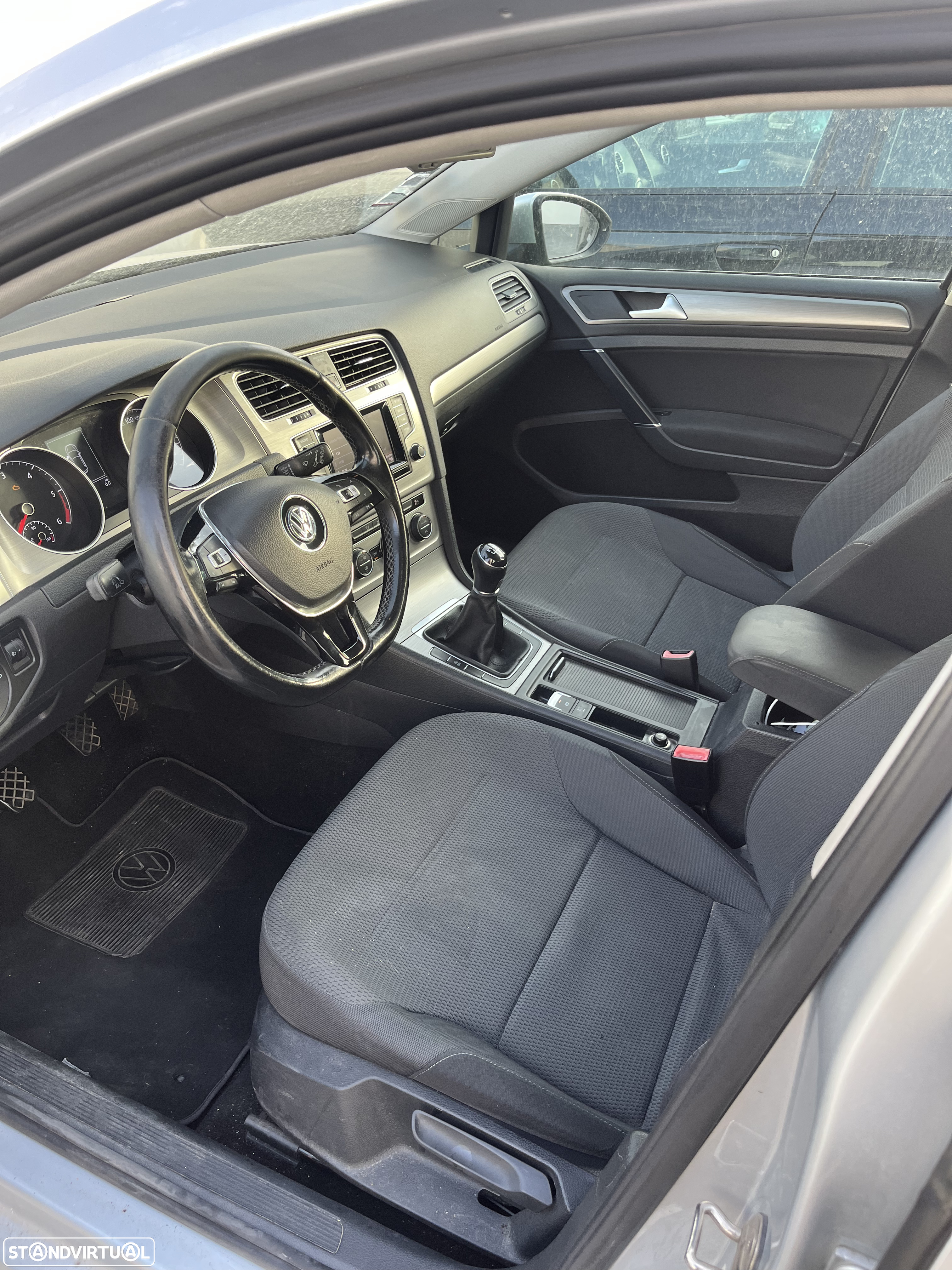 VW Golf 1.6 TDi BlueMotion Confortline - 6