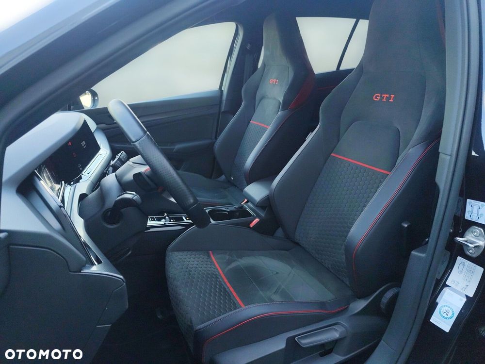 Volkswagen Golf - 11