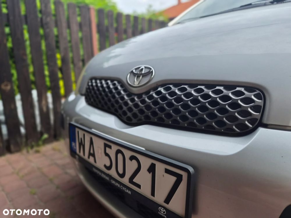 Toyota Yaris - 11