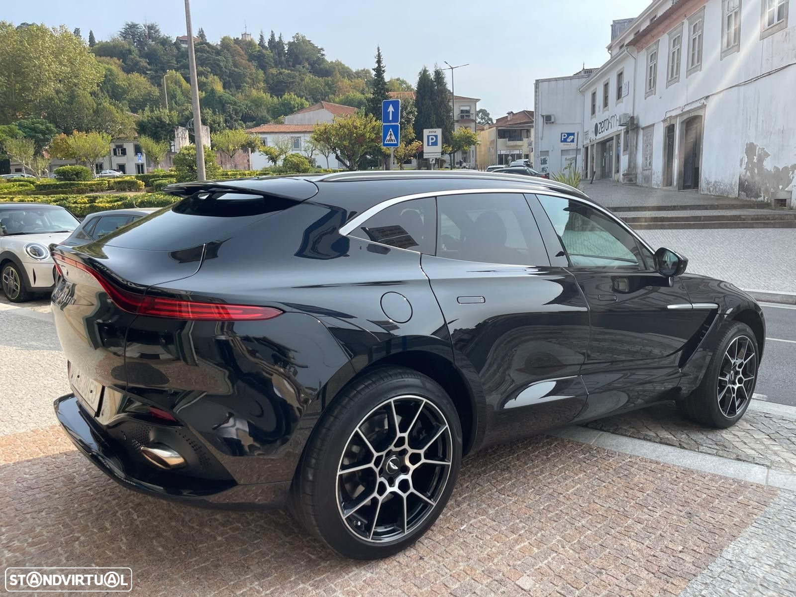 Aston Martin DBX Standard - 7