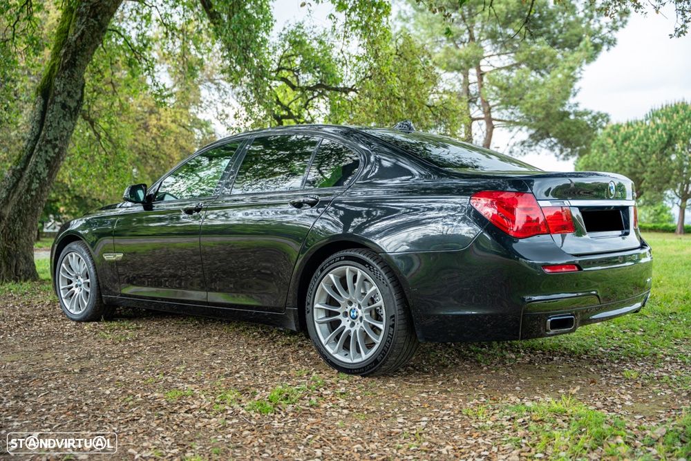 BMW 740 d Pack M - 7