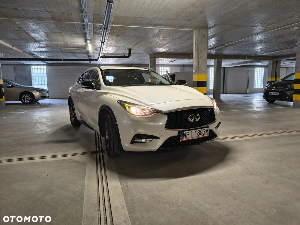 Infiniti Q30 1.5d - 8