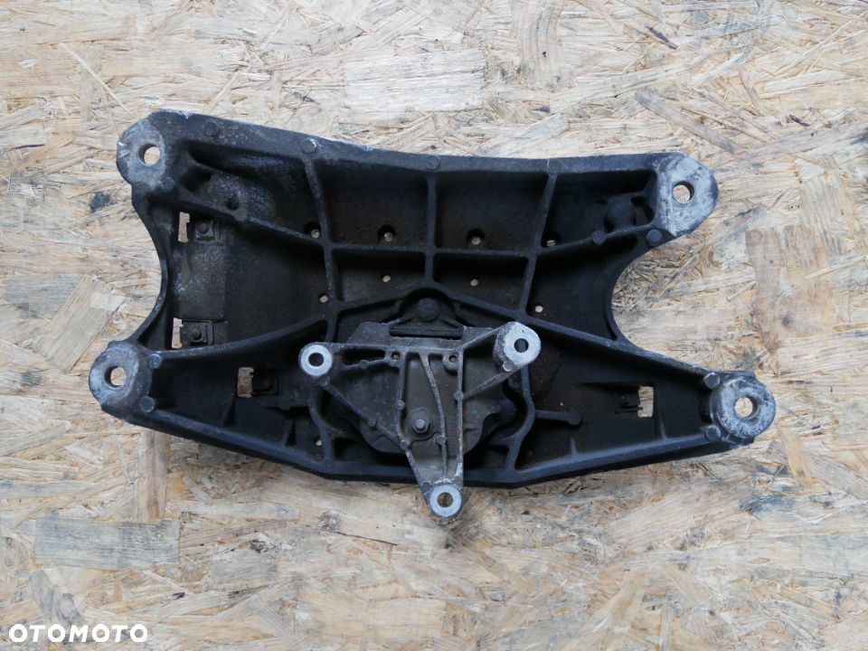 ŁAPA SKRZYNI BIEGÓW PODUSZKA AUDI A6 2.0 TDI CGL 8K0399263AT 8K0399151 - 2