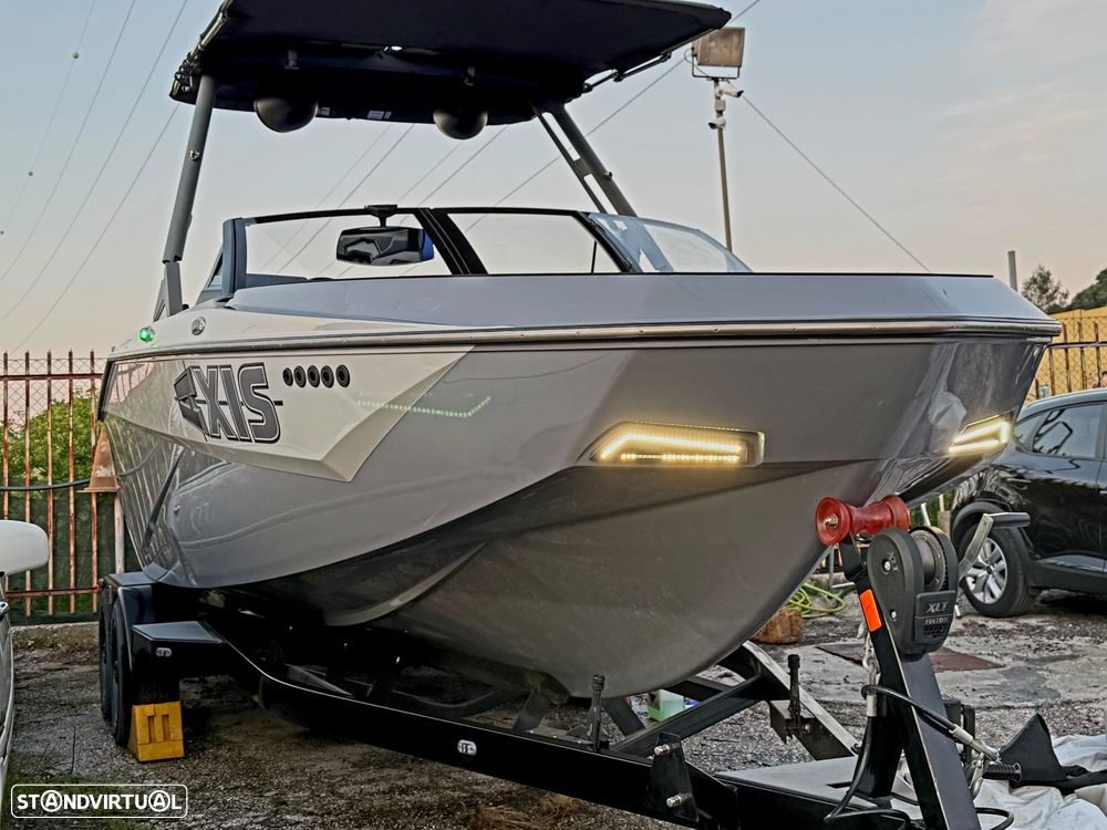 Malibu Axis Wake Research T 250 - 3