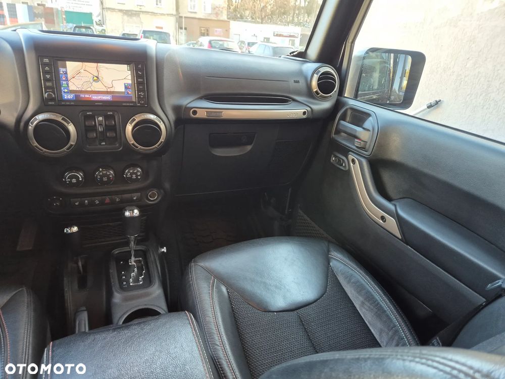 Jeep Wrangler 2.8 CRD Unlim Black Edition II - 33