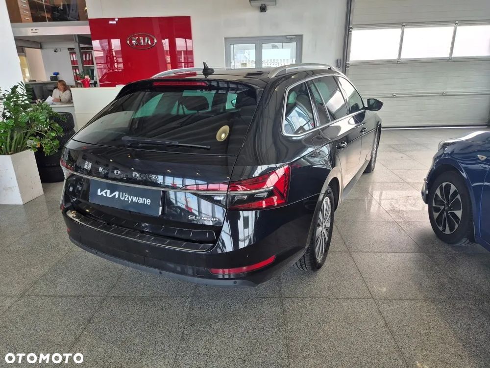 Skoda Superb 2.0 TDI SCR Style DSG - 24