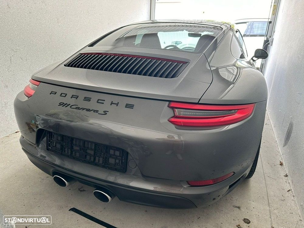 Porsche 911 Série F - 11