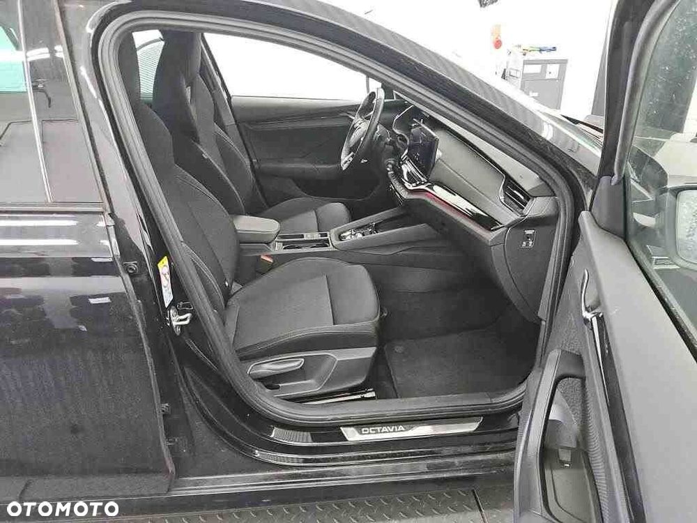 Skoda Octavia 2.0 TDI Sportline DSG - 7