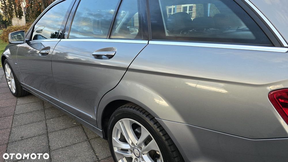 Mercedes-Benz Klasa C 180 BlueEFFICIENCY Avantgarde - 33