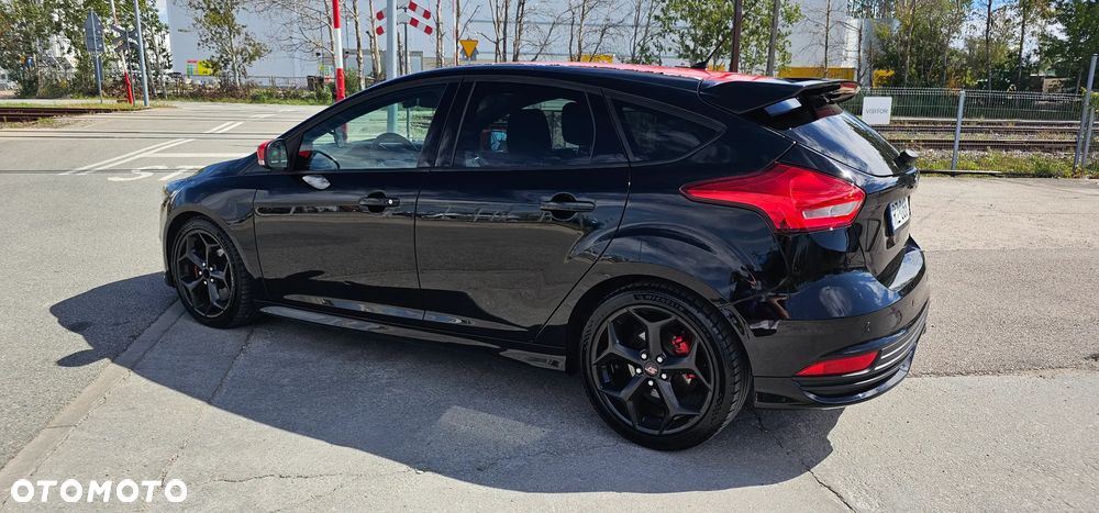 Ford Focus - 22