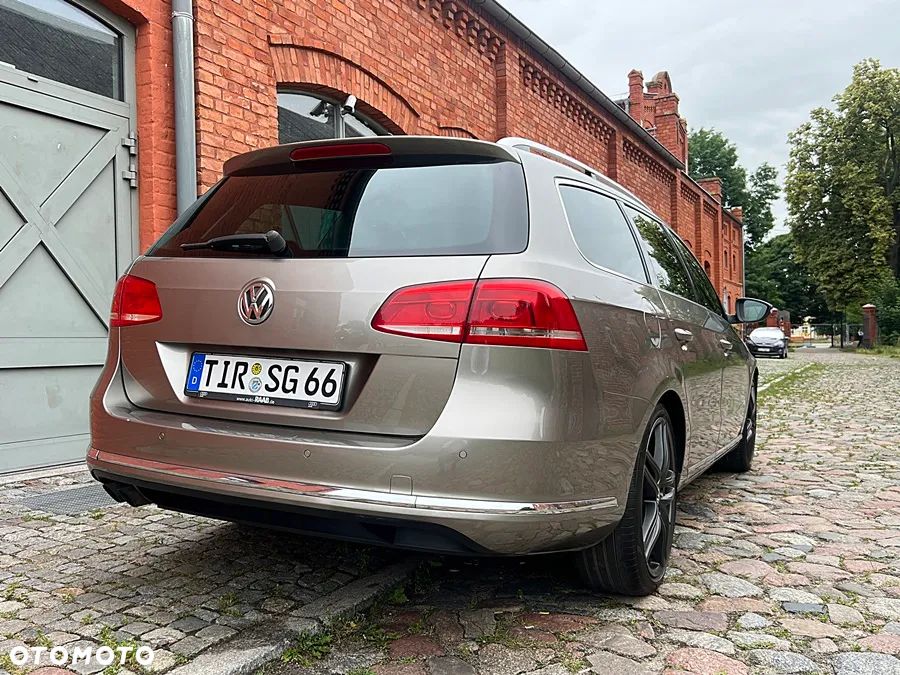 Volkswagen Passat 2.0 TDI DPF Highline - 18