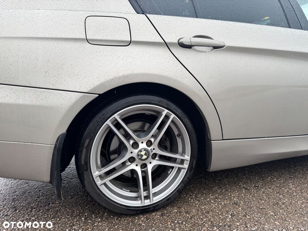 BMW Seria 3 320i Edition Sport - 31