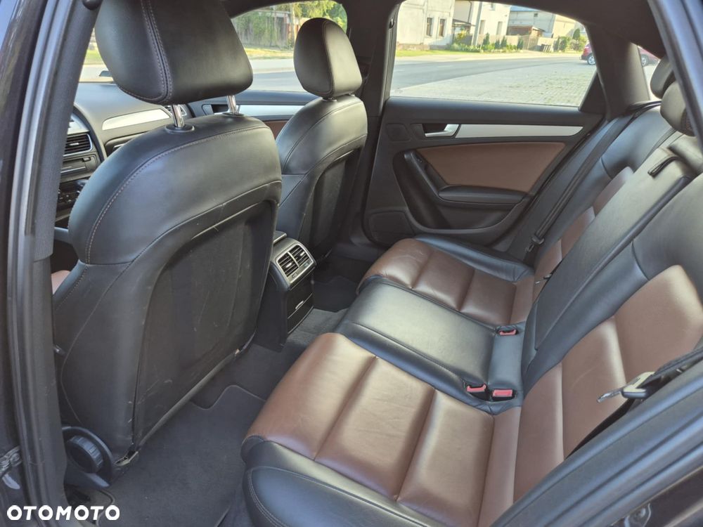 Audi A4 Limousine - 8