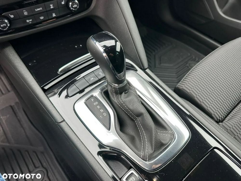 Opel Insignia - 15
