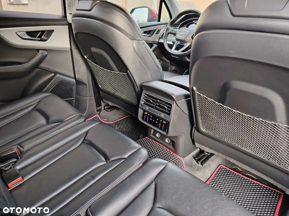 Audi Q7 - 36