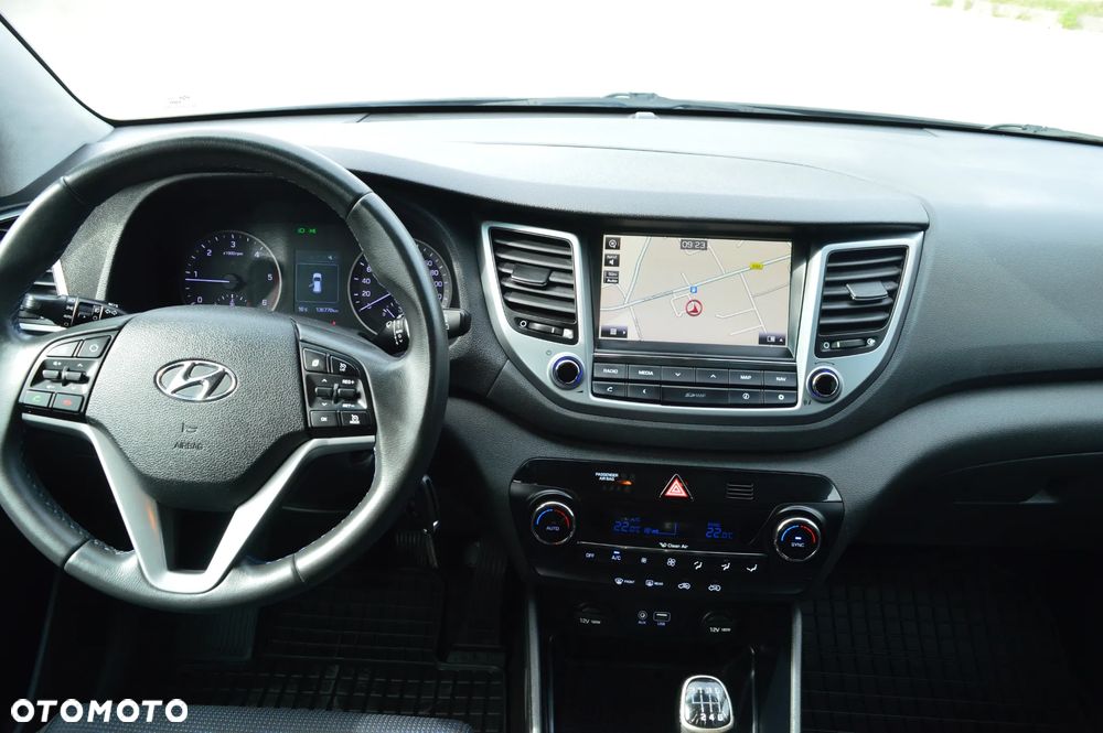 Hyundai Tucson 1.7 CRDI BlueDrive TourdePologne 2WD - 15