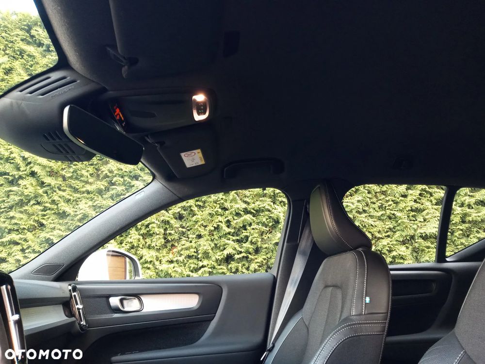 Volvo XC 40 T3 Momentum Pro - 26