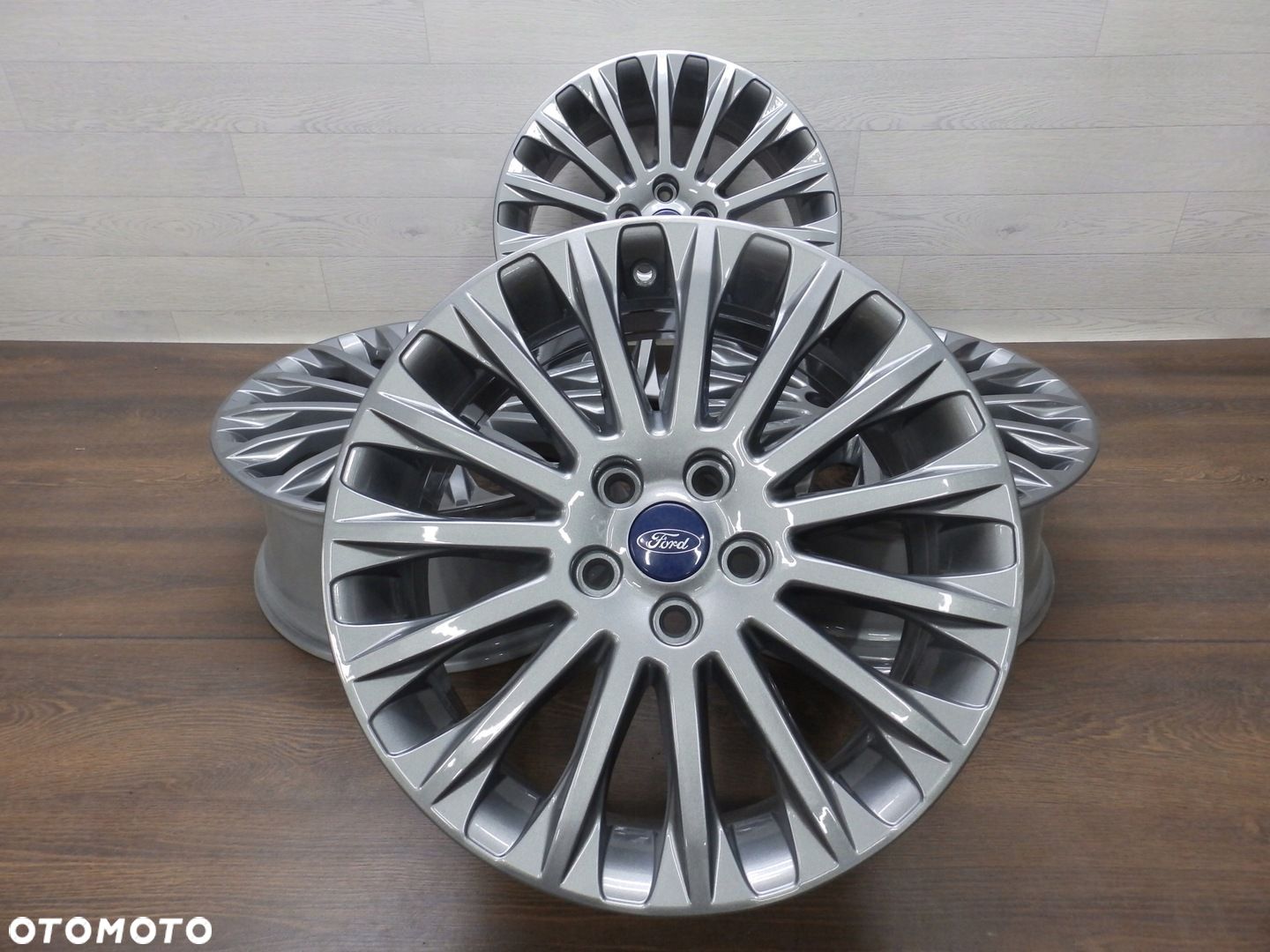 Felgi Ford Focus C-Max 7.0x17H2 Et50 5x108 Grafit - 1