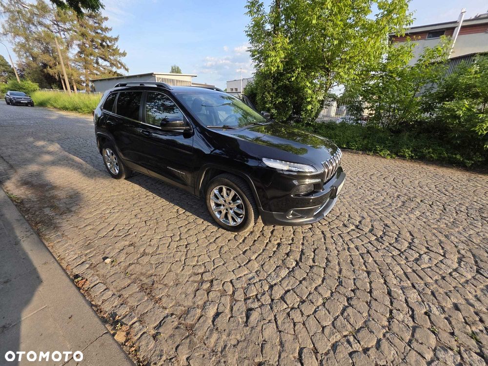 Jeep Cherokee - 1