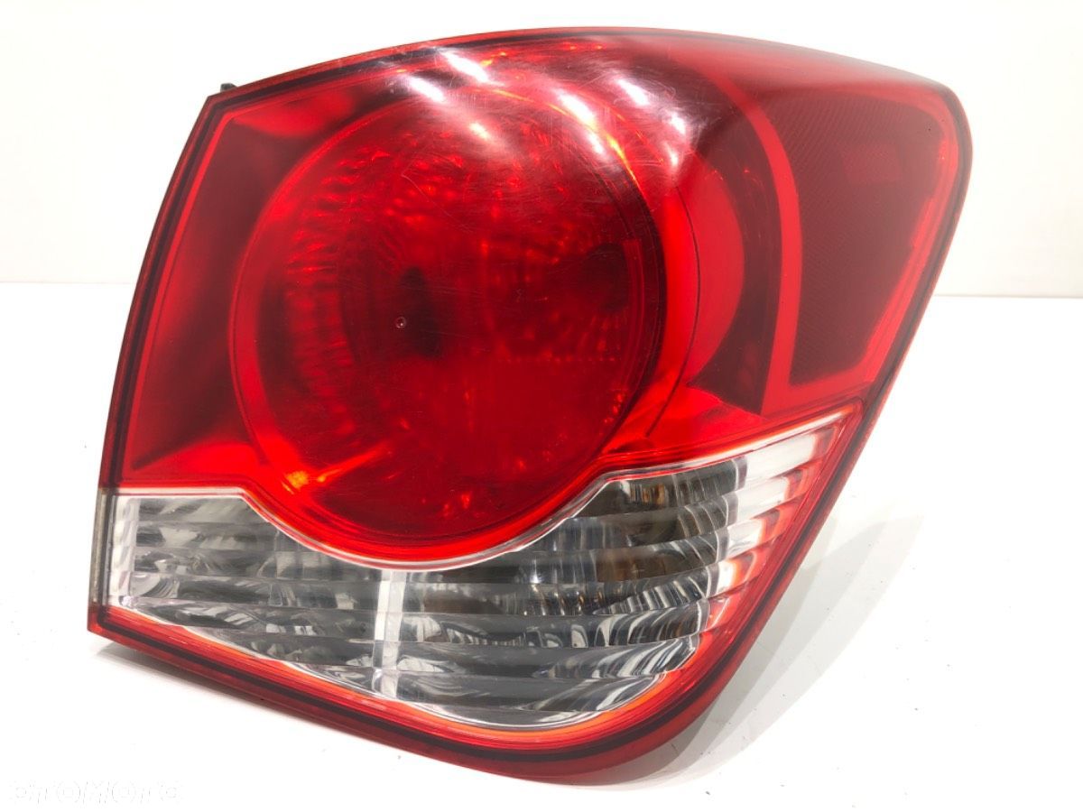 LAMPA PRAWY TYŁ - 247.00 PLN - CHEVROLET CRUZE (J300) 2009 - 2022 2.0 CDI 120 kW [163 KM] olej - 1