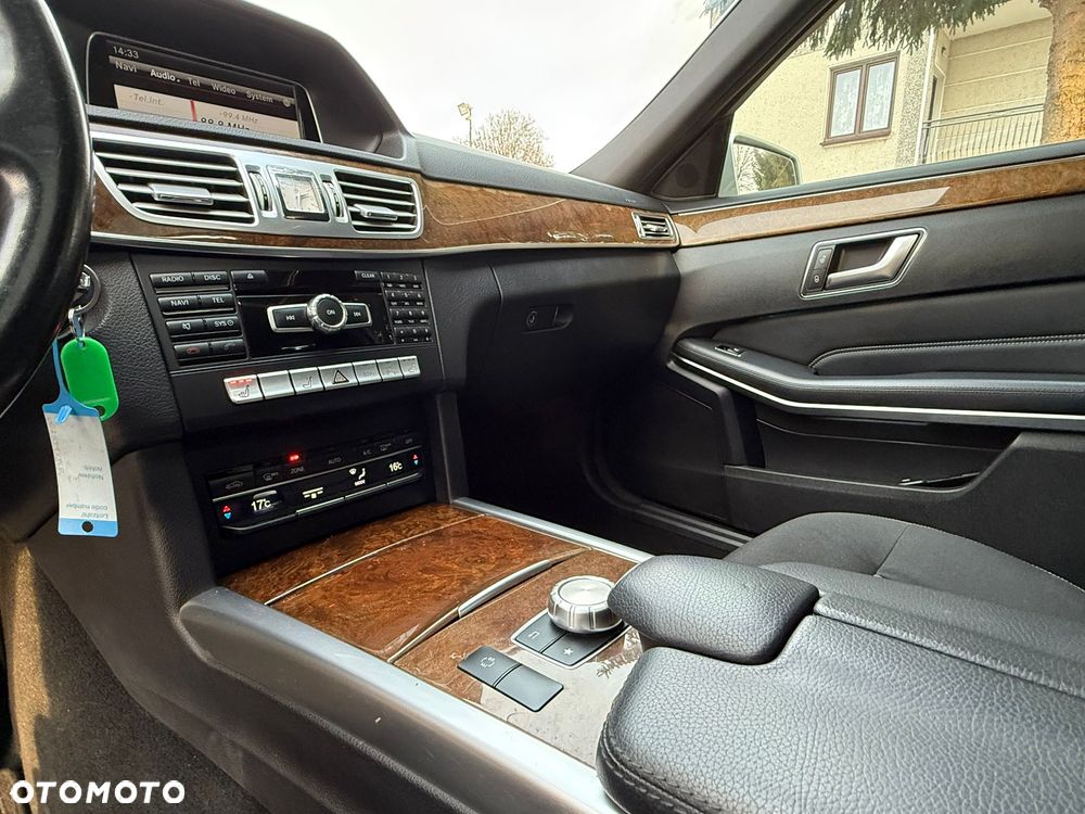 Mercedes-Benz Klasa E 220 BlueTEC 4Matic 7G-TRONIC Avantgarde - 21
