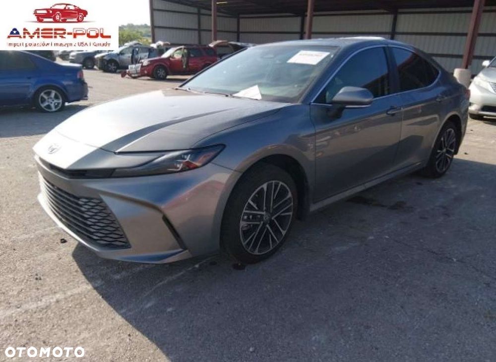 Toyota Camry - 1