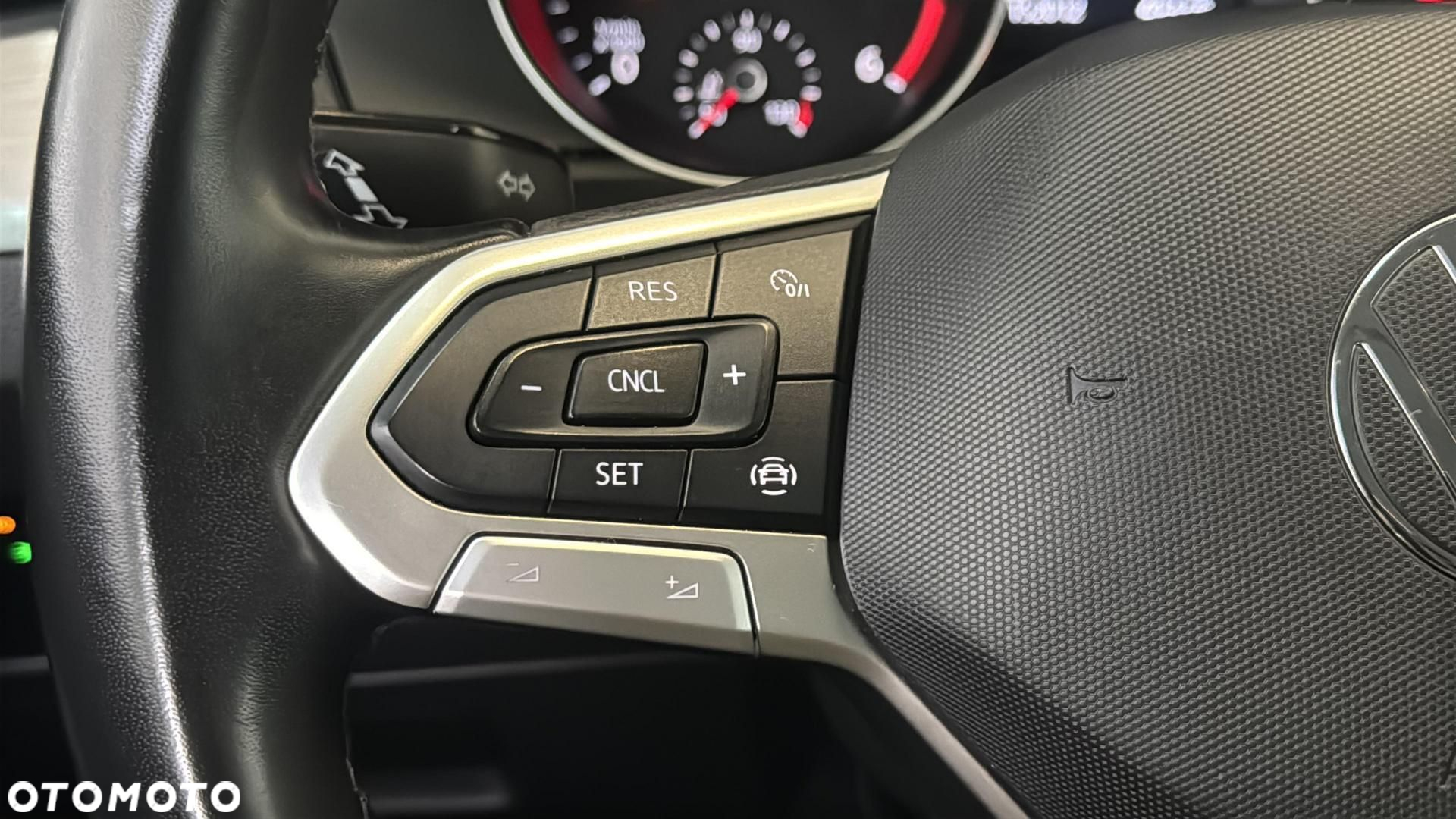 Volkswagen Passat 2.0 TDI EVO Essence - 28