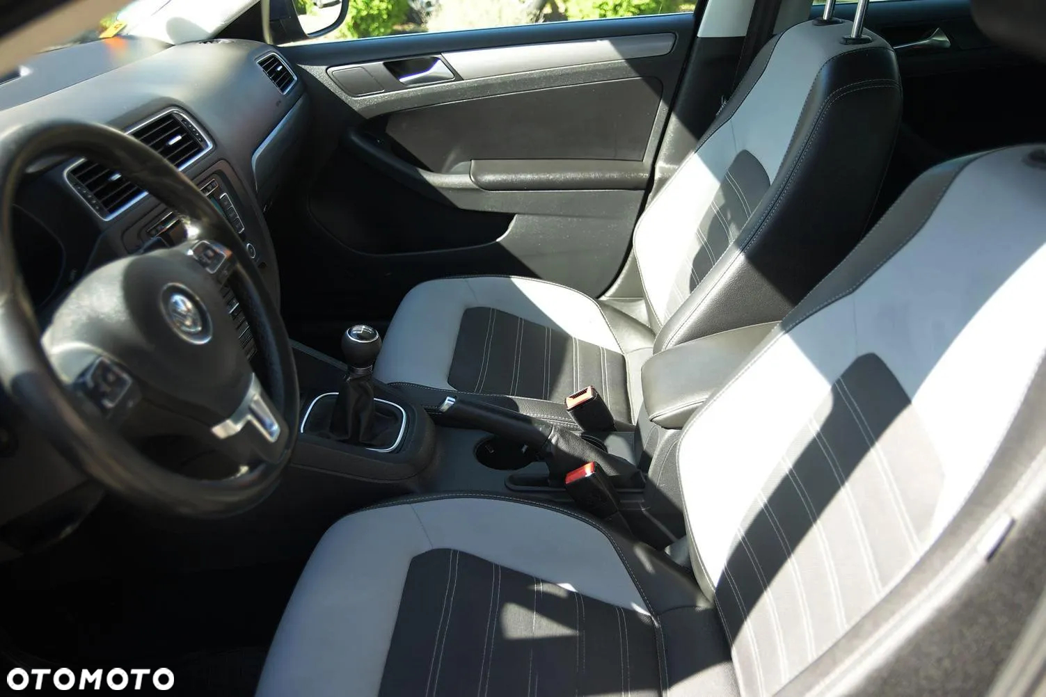 Volkswagen Jetta - 25