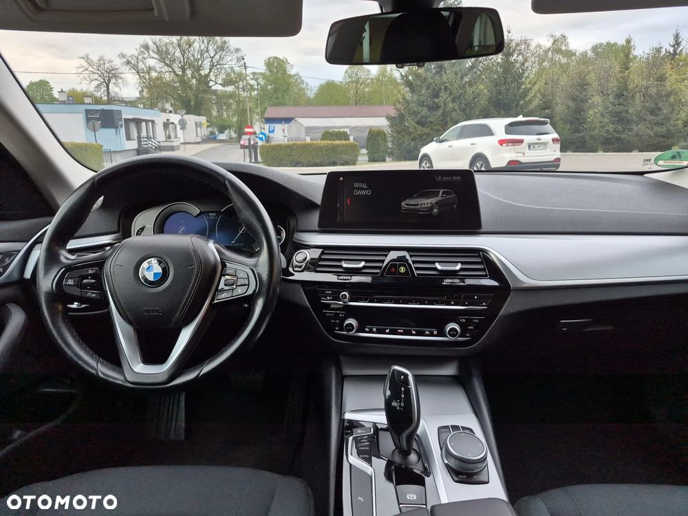 BMW Seria 5 520d xDrive Sport Line - 23