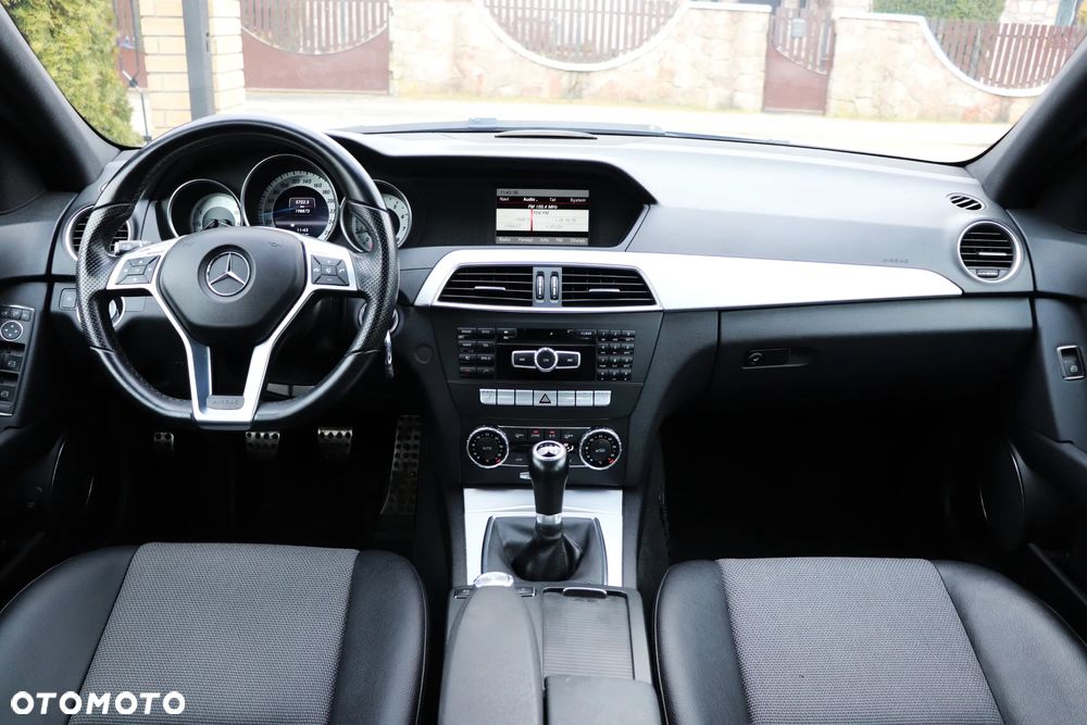 Mercedes-Benz Klasa C 200 Avantgarde Edition - 29