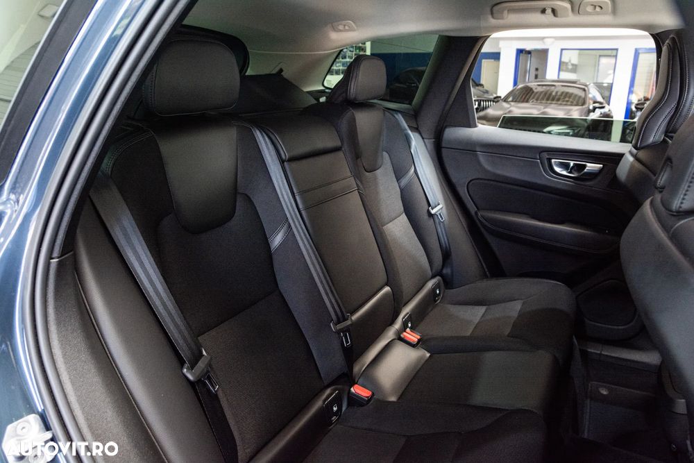 Volvo XC 60 D4 Momentum - 8