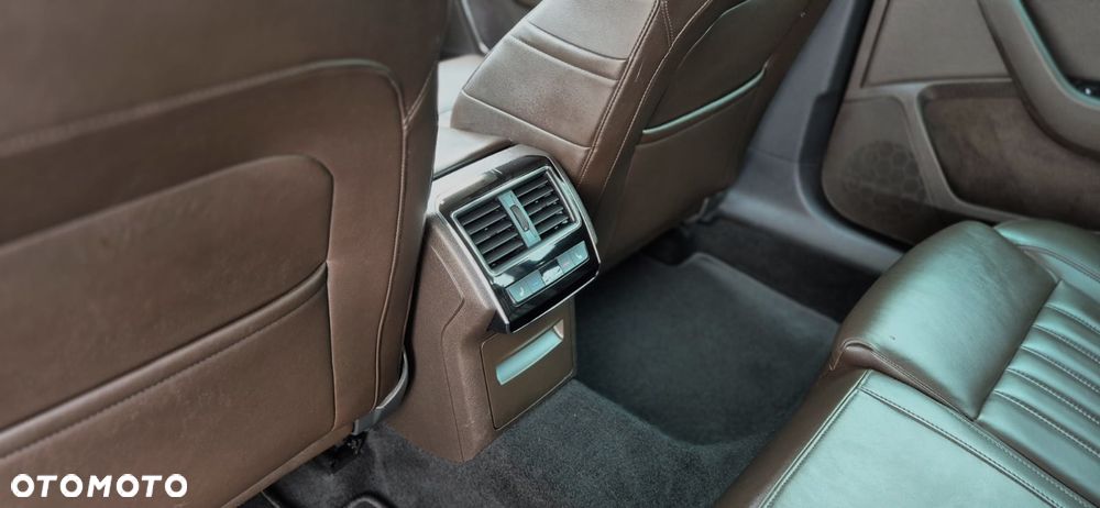 Skoda Superb 2.0 TDI DSG L&K - 16