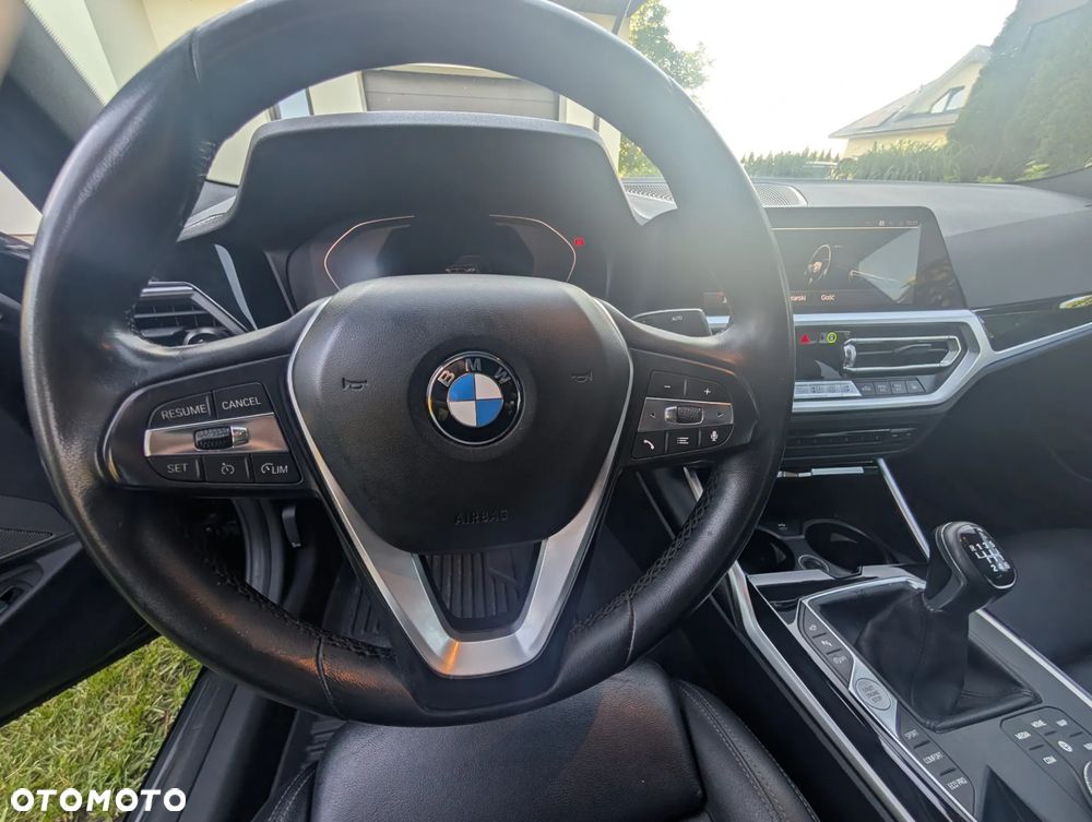 BMW Seria 3 320d Sport Line - 27