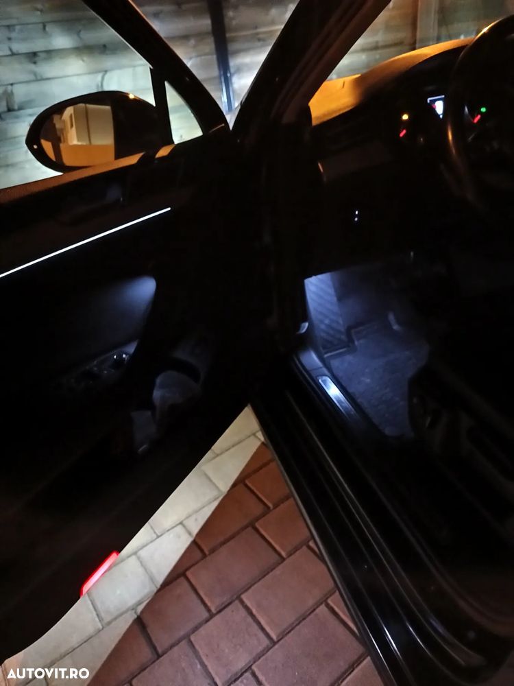 Volkswagen Passat Variant 2.0 TDI DSG R Executive - 13