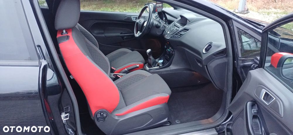 Ford Fiesta 1.0 EcoBoost S&S ST-LINE Red - 21