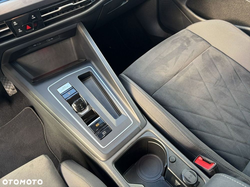 Volkswagen Golf 1.5 eTSI EVO Style DSG - 21