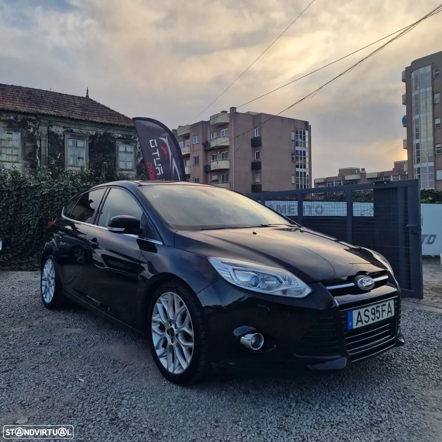 Ford Focus 1.6 EcoBoost S&S Titanium - 1