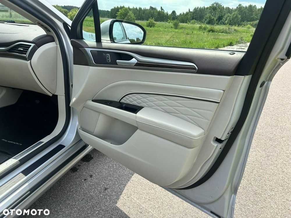 Ford Fusion - 17
