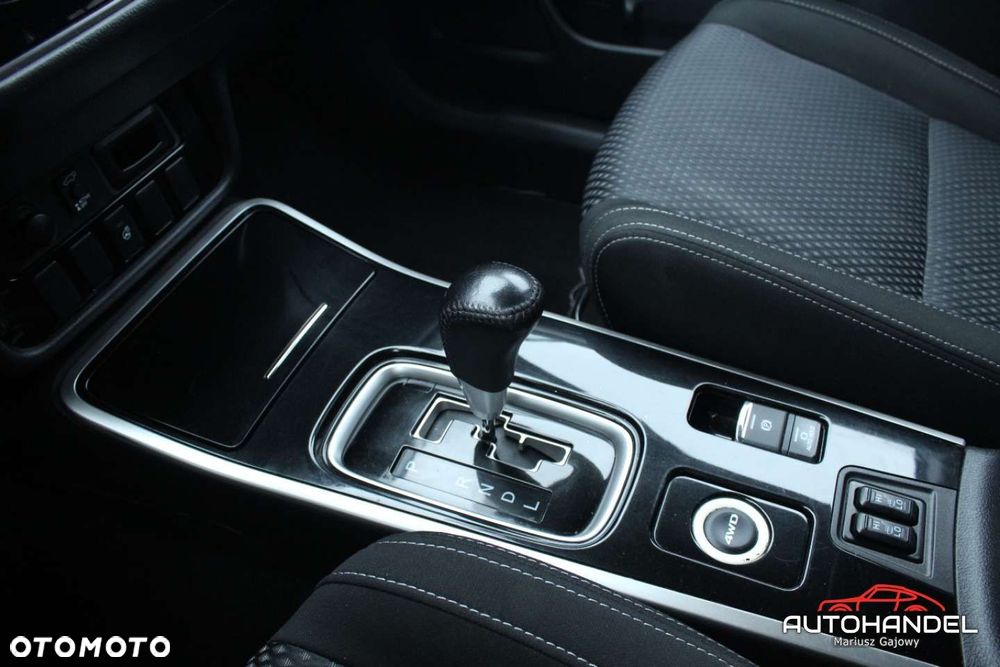Mitsubishi Outlander - 18