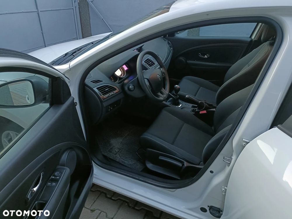 Renault Megane 1.6 16V Authentique - 6