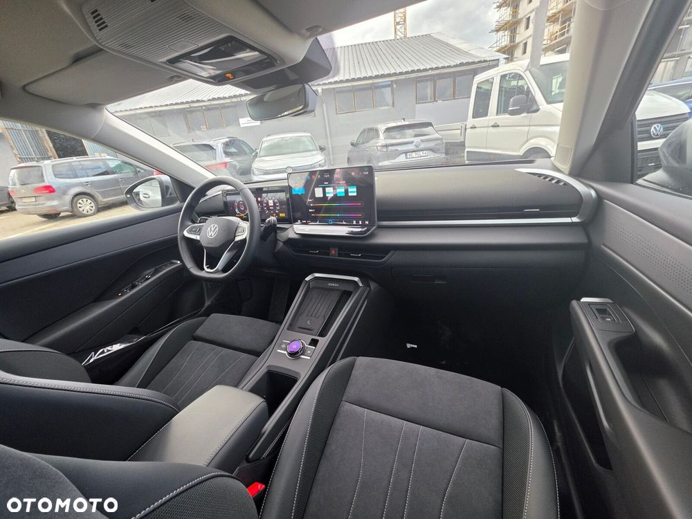 Volkswagen T-Roc - 17