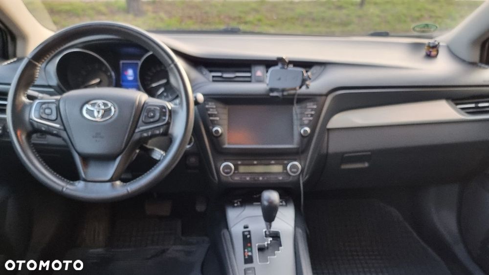 Toyota Avensis 2.0 Premium MS - 12