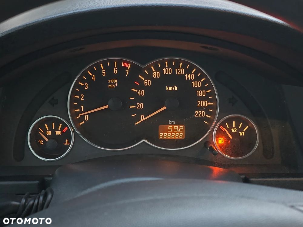 Opel Meriva 1.6 16V Essentia - 10