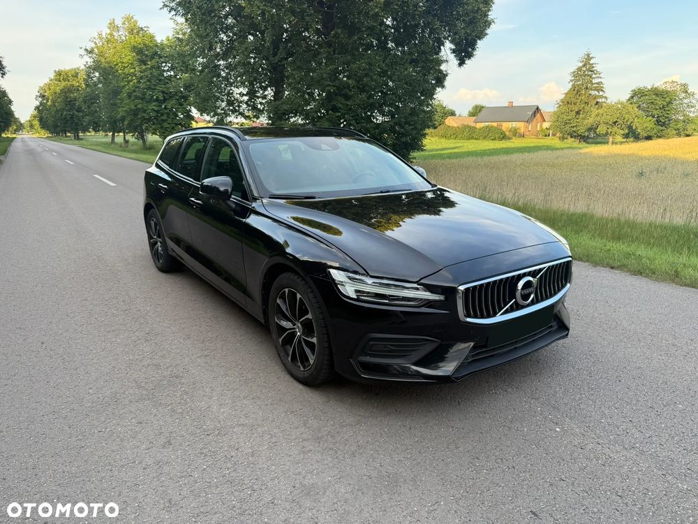 Volvo V60 B3 B Momentum - 1