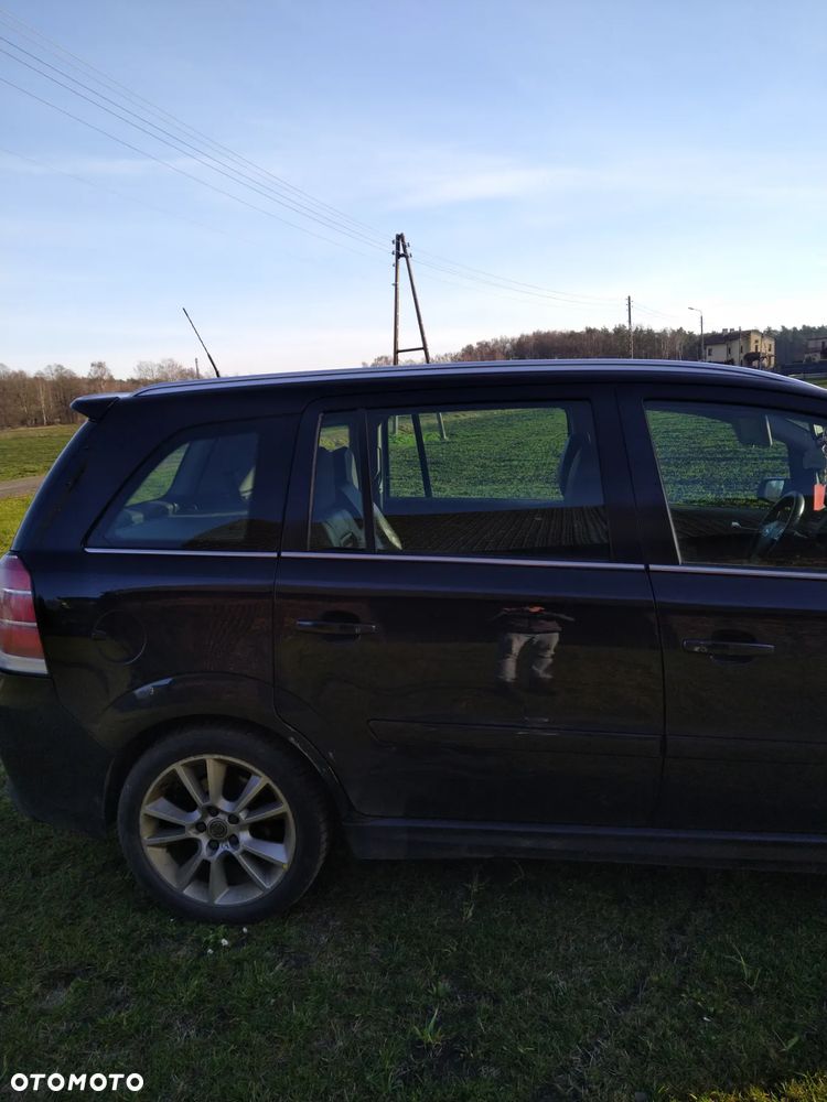 Opel Zafira OPC - 10