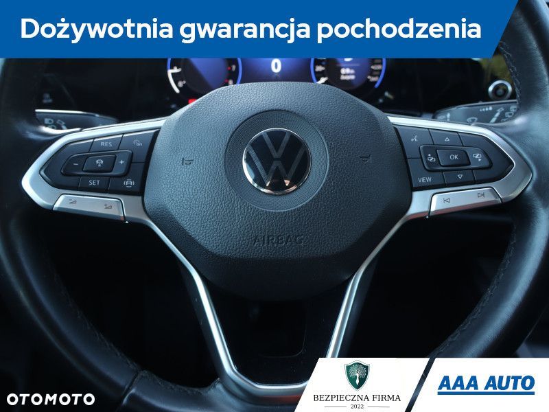 Volkswagen Golf - 22