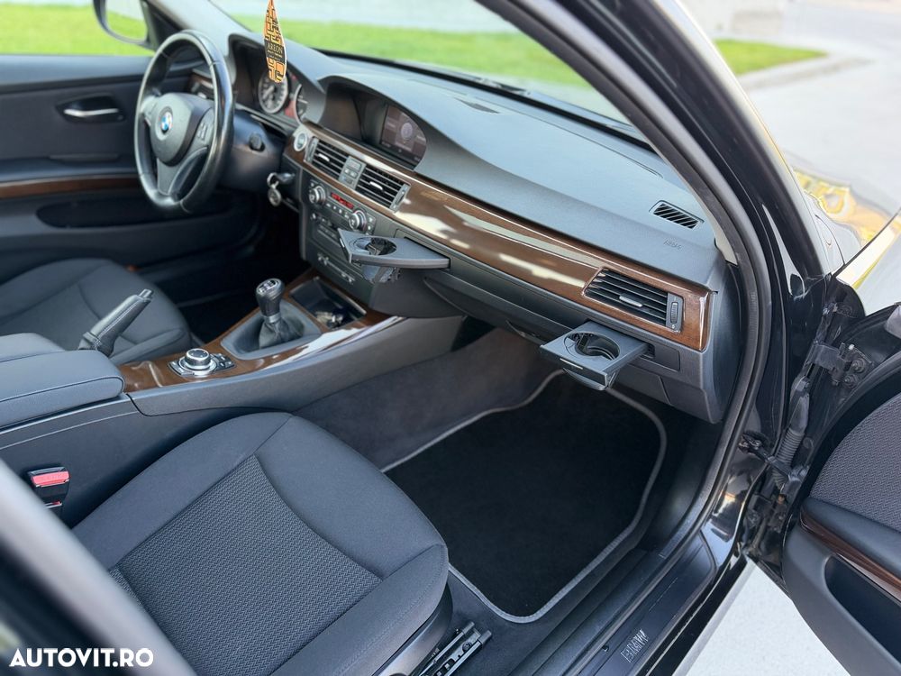 BMW Seria 3 320d DPF - 33