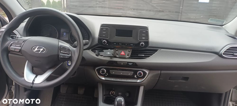 Hyundai i30 1.4 Classic + - 10